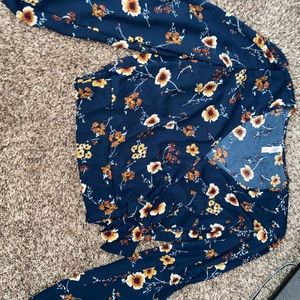 puffy sleeve floral shirt